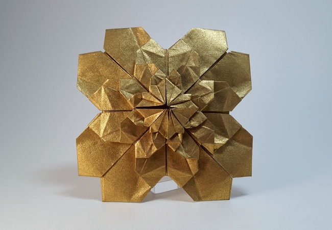 Origami Fractal sakura and variations by Meenakshi Mukerji folded by Gilad Aharoni