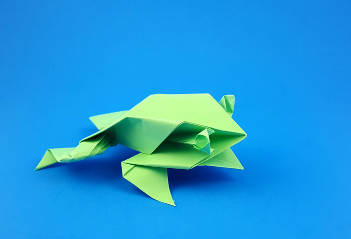 Origami Frog by Kunihiko Kasahara folded by Gilad Aharoni