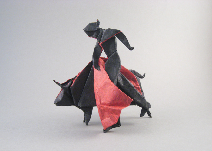 Origami Llopio's moment of truth II by Neal Elias folded by Gilad Aharoni