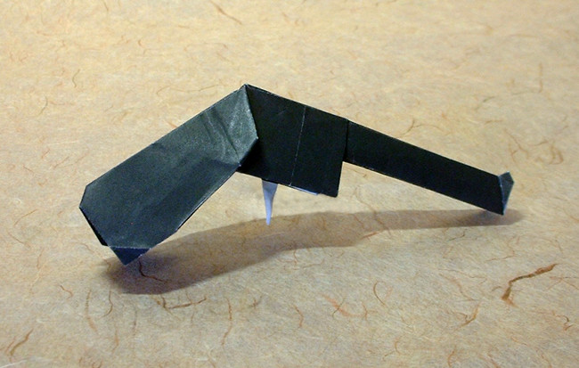 Origami Pistol by Makoto Yamaguchi folded by Gilad Aharoni
