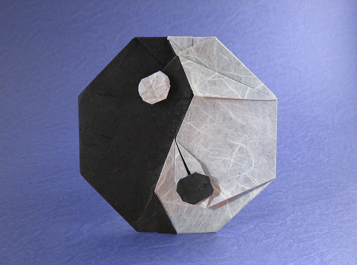 Origami Yin Yang by Jeremy Shafer. Folded by Gilad Aharoni on giladorigami.com