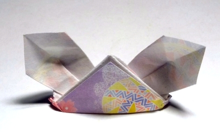 Origami Hat variation by Robert Harbin on giladorigami.com
