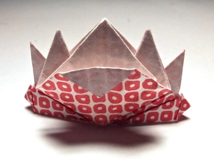 Origami Star hat by Clive Monkley on giladorigami.com