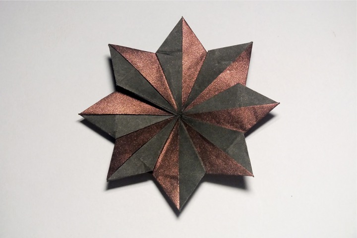 Origami Radiant eight-pointed star by Russell Cashdollar on giladorigami.com