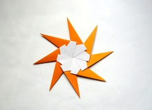 Origami Bicolor star by Francesco Mancini on giladorigami.com