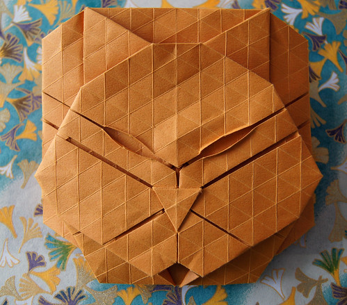 Origami Cat mask tessellation by Melina Hermsen on giladorigami.com