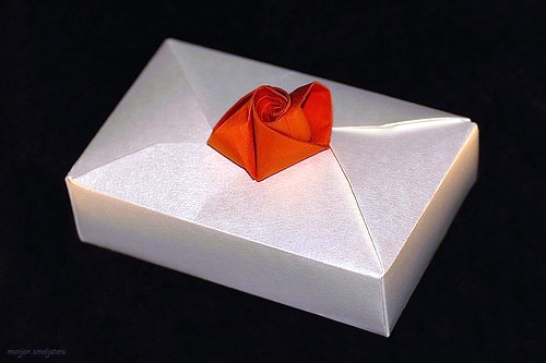 Origami Rose decoration by Seiji Nishikawa on giladorigami.com