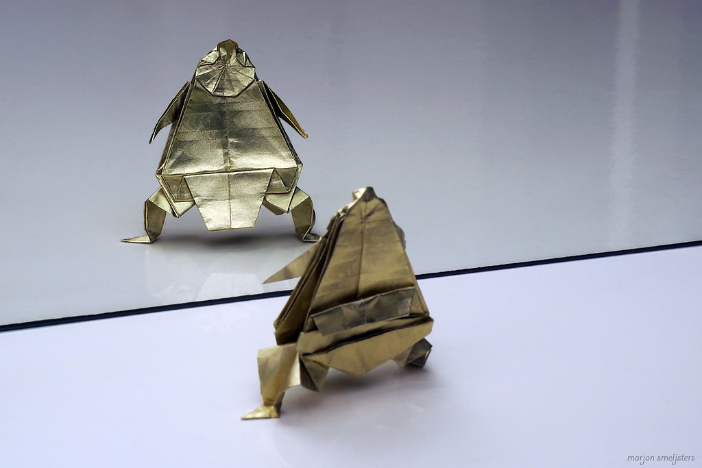 Origami Sumo wrestler by Katsuaki Sawashima on giladorigami.com