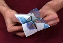 Origami Fortune teller (Paku Paku) by Traditional on giladorigami.com