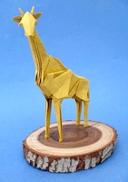 Origami Giraffe by Gen Hagiwara on giladorigami.com
