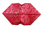 Origami Kiss kiss by Nick Robinson on giladorigami.com