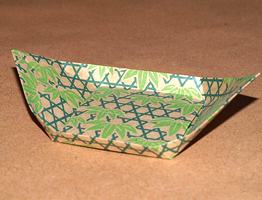Origami Simple tray by Traditional on giladorigami.com