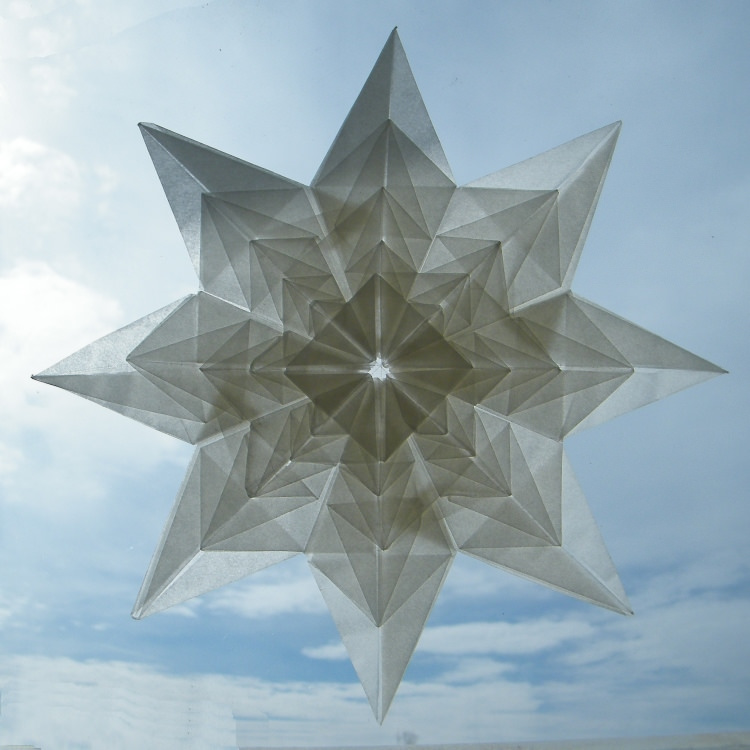 Origami Fractal flower by Roman Diaz on giladorigami.com