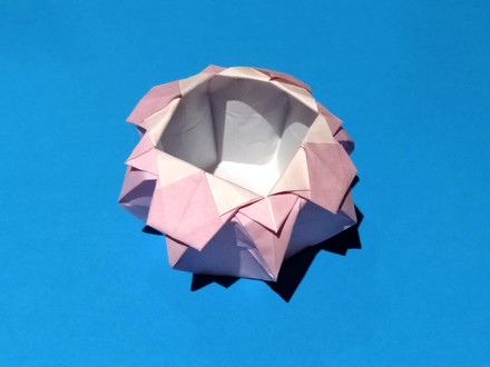 Origami Basket by Vicente Palacios on giladorigami.com