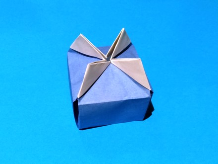 Origami Box with snapping lid by Heinz Strobl on giladorigami.com