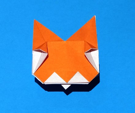 Origami Cat head brooch by Oriol Esteve on giladorigami.com
